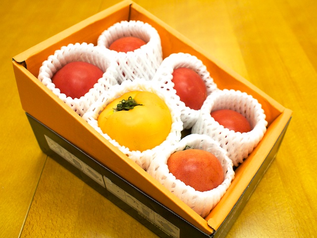 yellow tomato